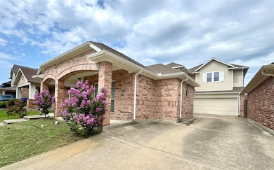 2639 Blackstone Dr, Grand Prairie, TX 75052 - photo 4
