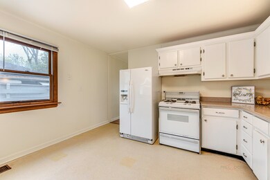 3710 Bluebird Ln, Rolling Meadows, IL 60008 - photo 6