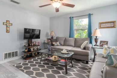 5441 Moret Dr E, Jacksonville, FL 32244 - photo 6