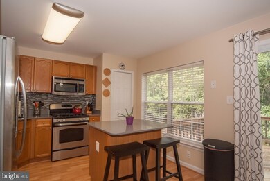 11050 Clovertree Ct, Manassas, VA 20109 - photo 4