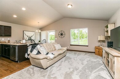 2066 Sugar Creek Dr NW, Cedar Rapids, IA 52405 - photo 6