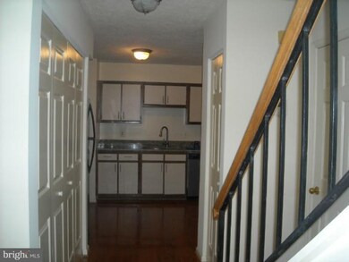 14020C Grumble Jones Ct, Centreville, VA 20121 - photo 5