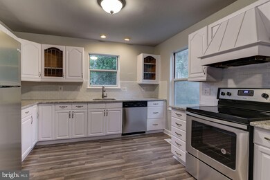 11829 Summer Oak Dr, Germantown, MD 20874 - photo 7