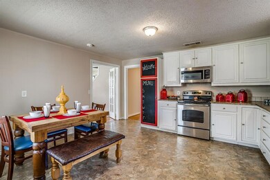 105 Thomas St, Joshua, TX 76058 - photo 6