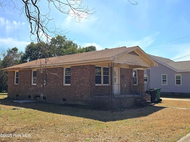 106 Beech St, Williamston, NC 27892 - photo 2