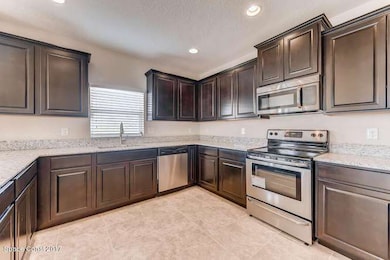 Summit C-small-005-10-Kitchen-666x445-72
