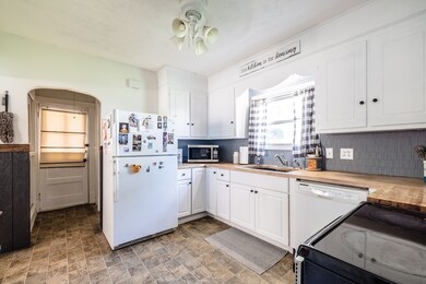 25 Henry Harris St, Chicopee, MA 01013 - photo 4