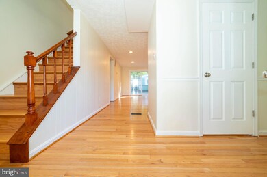 9100 Hunting Pines Place, Fairfax, VA 22032 - photo 5