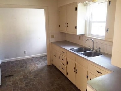 36 Orchard St, South Grafton, MA 01560 - photo 3