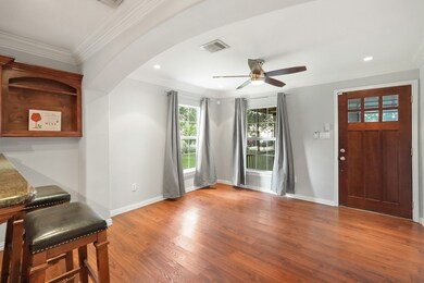 512 Melbourne St, Houston, TX 77022 - photo 4