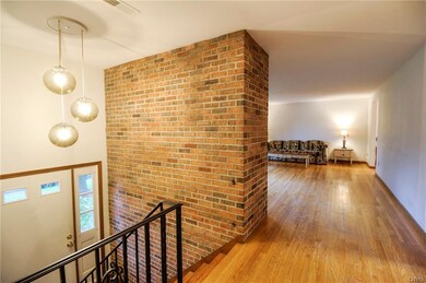 Beautiful grand entrance leads to the living room 