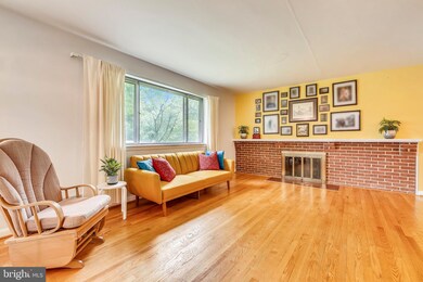 14528 Dowling Dr, Burtonsville, MD 20866 - photo 2