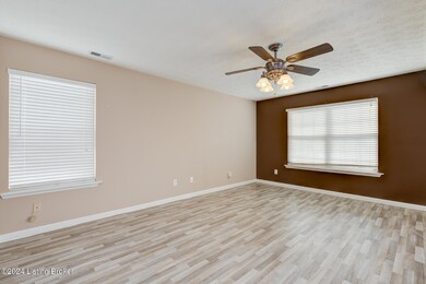 6804 Arbor Creek Dr unit 135, Louisville, KY 40228 - photo 5