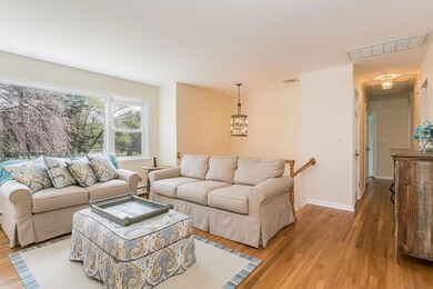 008-Living_Room-2585898-large