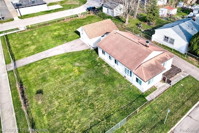 34038 Caseville Ct, Westland, MI 48186 - photo 4