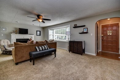 1107 S Stewart Ave-7