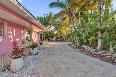 247 SE 3rd Ave, Delray Beach, FL 33483 - photo 2