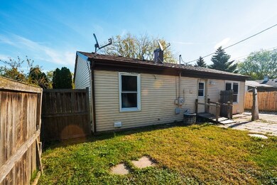 940 Berkley St, Carpentersville, IL 60110 - photo 7