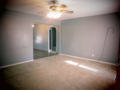 800 Elm St, Carmi, IL 62821 - photo 5