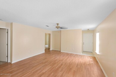 108 Cherry Tree Ct, Jacksonville, FL 32216 - photo 4