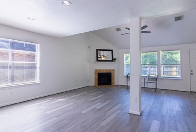 6511 Wexford Park Dr, Houston, TX 77088 - photo 3