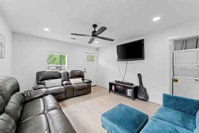 2505 Fairbanks St, Houston, TX 77026 - photo 4