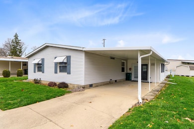 109 S South Point Dr, Fairborn, OH 45324 - photo 2