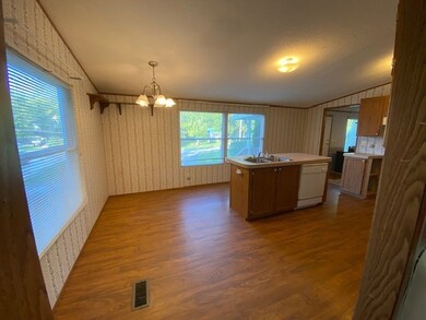 615 Transit Ave, Columbia, TN 38401 - photo 4