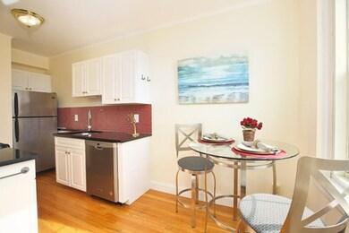 Warwick Condos unit 742, Brookline, MA 02446 - photo 7