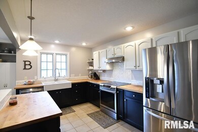 6710 Brookview Ln, Davenport, IA 52806 - photo 5