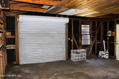 1112 Pangola Dr, Jacksonville, FL 32205 - photo 7