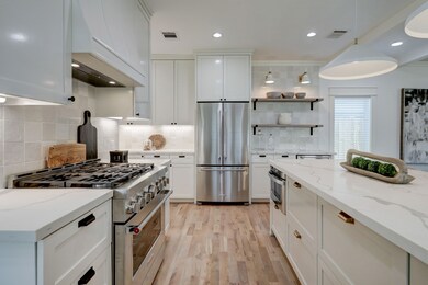 811 Walton St, Houston, TX 77009 - photo 7