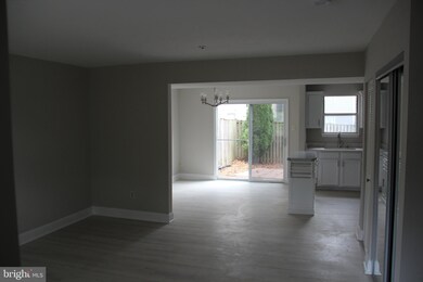 1006 Barnesbury Ct, Capitol Heights, MD 20743 - photo 4