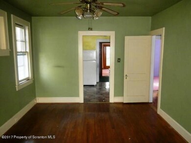 320 N Sumner Ave, Scranton, PA 18504 - photo 5