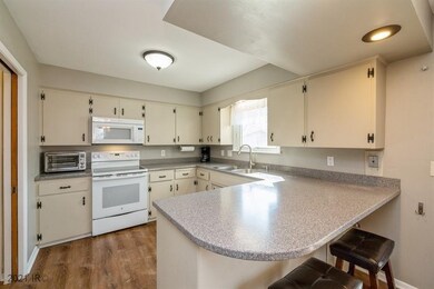 3800 Bel Aire Rd, Des Moines, IA 50310 - photo 6