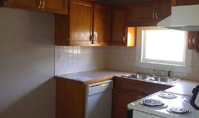 303 Kingwood Ave, Shelbyville, TN 37160 - photo 4