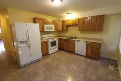 16 Kingsbury St, Worcester, MA 01610 - photo 3