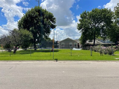 3162 Golfcrest Blvd, Houston, TX 77087 - photo 3