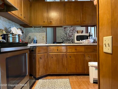 2112 Sassafras Ln, Kunkletown, PA 18058 - photo 5