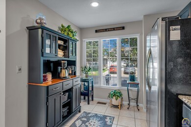 3327 SW Ventana, Topeka, KS 66614 - photo 3