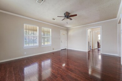 7128 Foster St, Houston, TX 77021 - photo 4