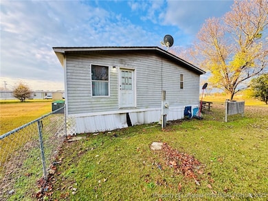 64 Outfield Dr, Bladenboro, NC 28320 - photo 4