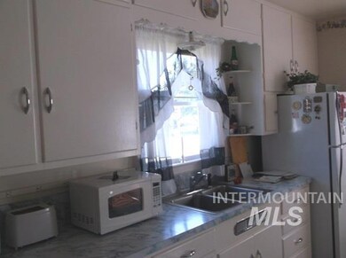 1926 Burton Ave, Burley, ID 83318 - photo 3