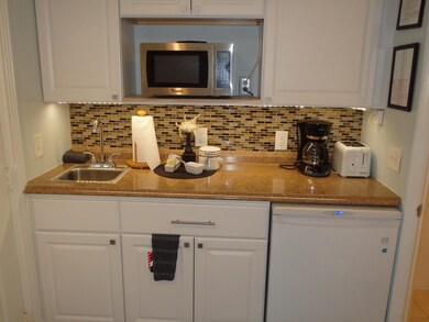 howe.kitchen.JPG