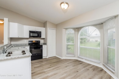 022-photo-kitchen-11999107