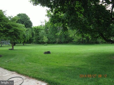 2324 Pineview Dr, Malvern, PA 19355 - photo 3