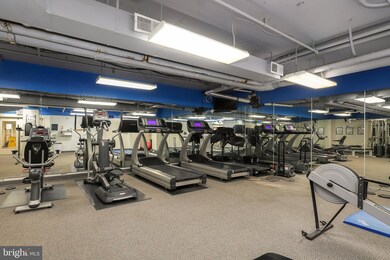 Idylwood Towers unit 807, Falls Church, VA 22043 - photo 6