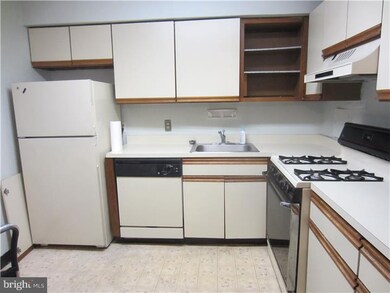 Radnor House unit 1012, Bryn Mawr, PA 19010 - photo 6