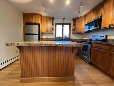 3 Buttonwood St unit 1, Bristol, RI 02809 - photo 3