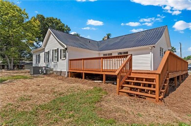 1332 Union Cross Church Rd, Yadkinville, NC 27055 - photo 7